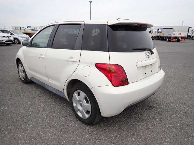 Toyota Ist 2004