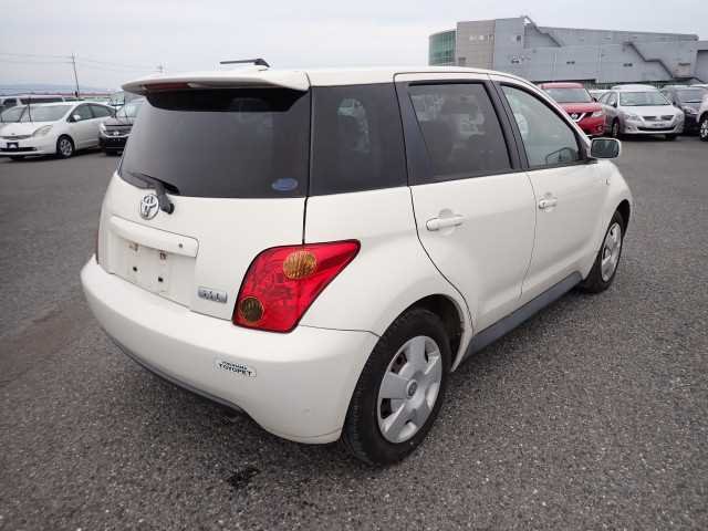 Toyota Ist 2004